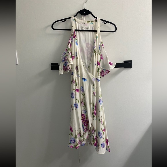 Summer floral dress with shoulder cut outs size XS! - Picture 3 of 4